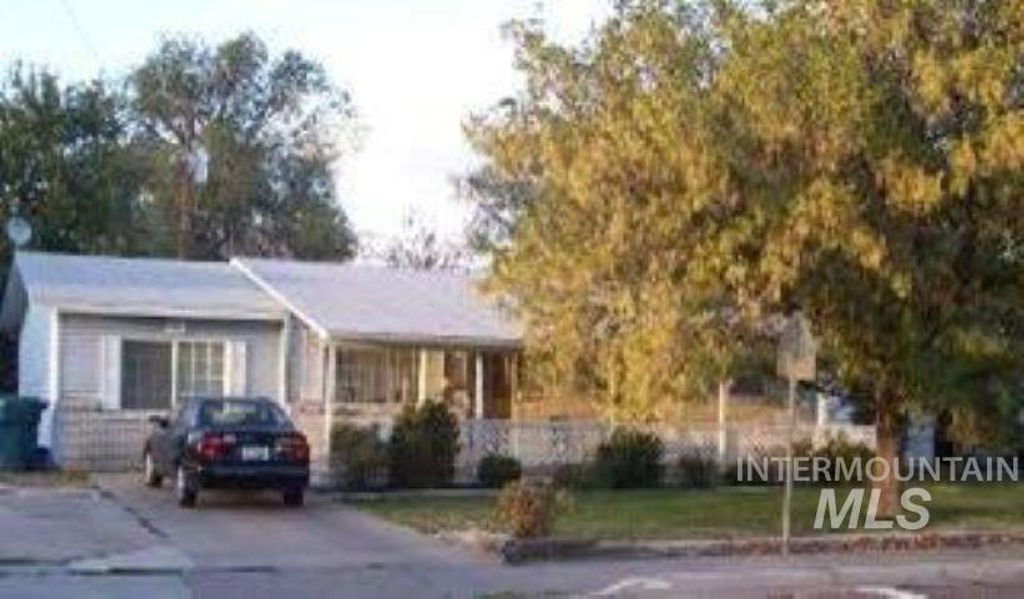Photo of 680 E 12th N, Mountain Home, ID 83647 (MLS # 98966312)