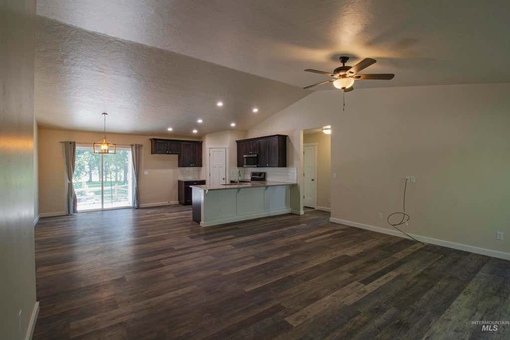 Photo of 607 Peach Lane, New Plymouth, ID 83655 (MLS # 98998387)