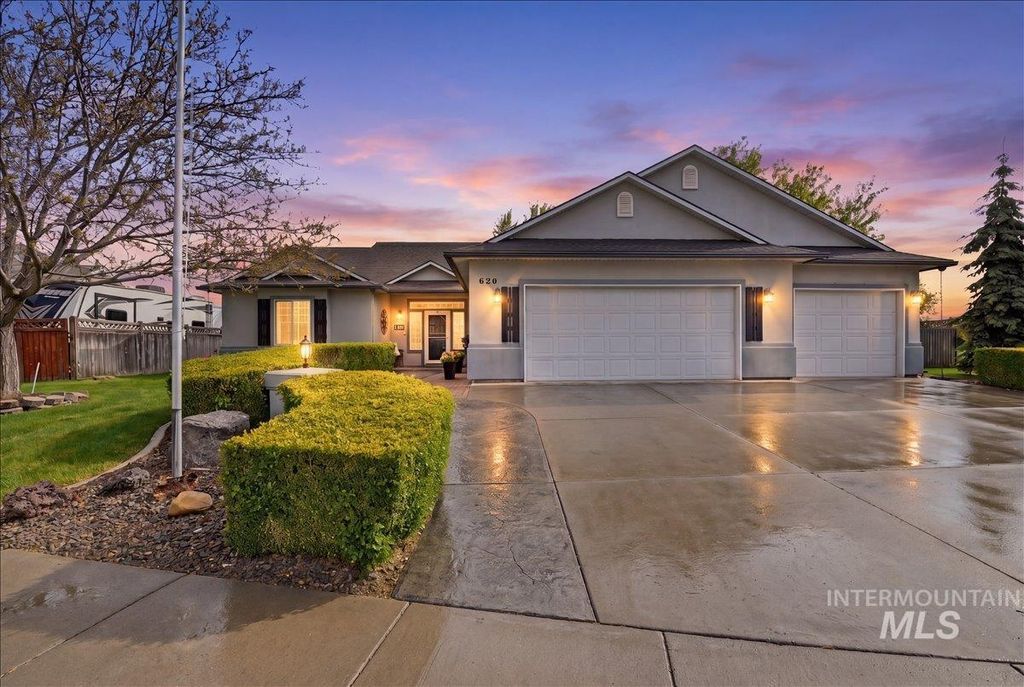 Photo of 620 E Sable Ridge Dr, Kuna, ID 83634 (MLS # 98983465)
