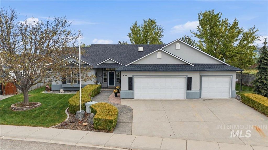 Photo of 620 E Sable Ridge Dr, Kuna, ID 83634 (MLS # 98983465)