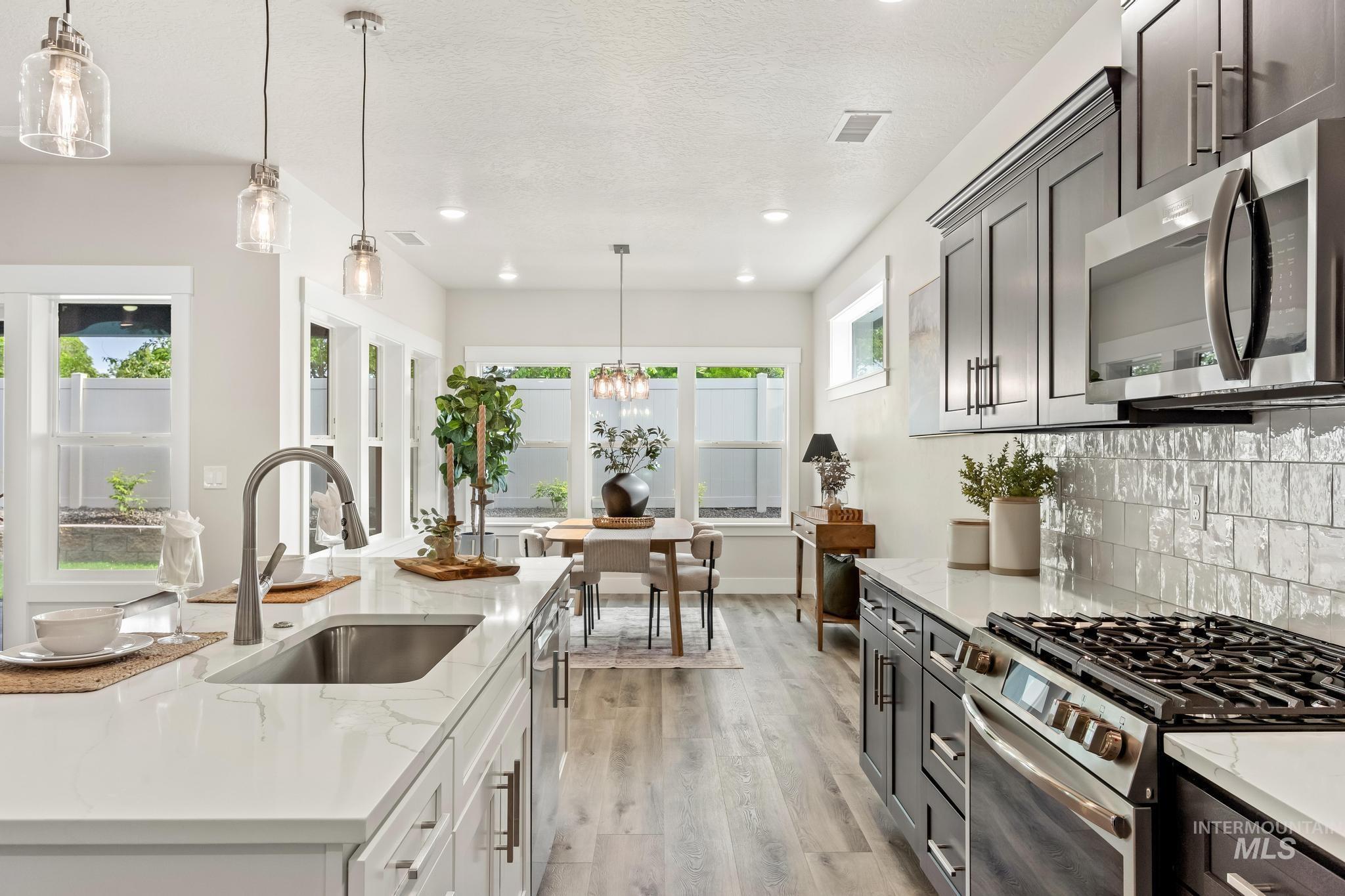 1753 E. Grayson