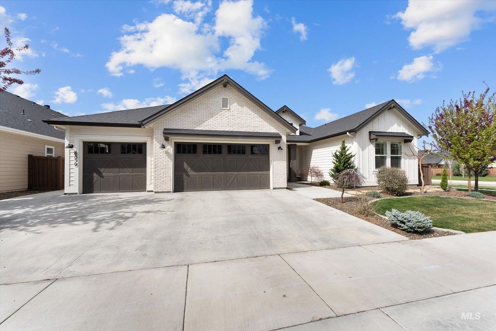 Photo of 6859 N Maplestone Ave, Meridian, ID 83646 (MLS # 98981267)