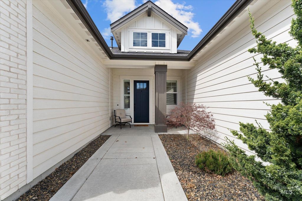 Photo of 6859 N Maplestone Ave, Meridian, ID 83646 (MLS # 98981267)