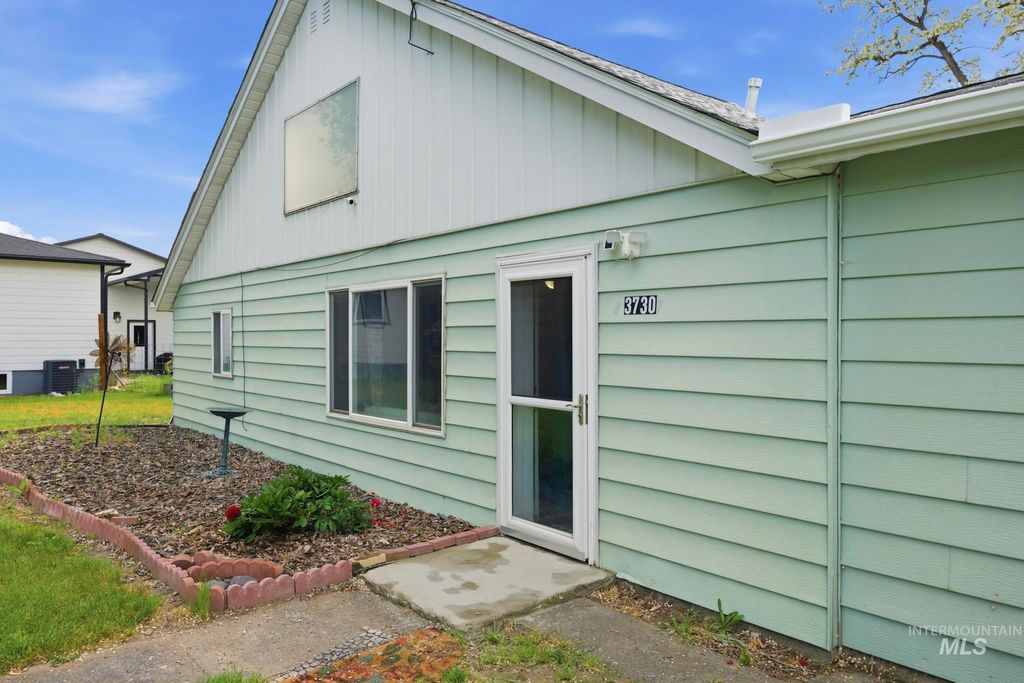 Photo of 3730 21st Street, Lewiston, ID 83501 (MLS # 98986725)