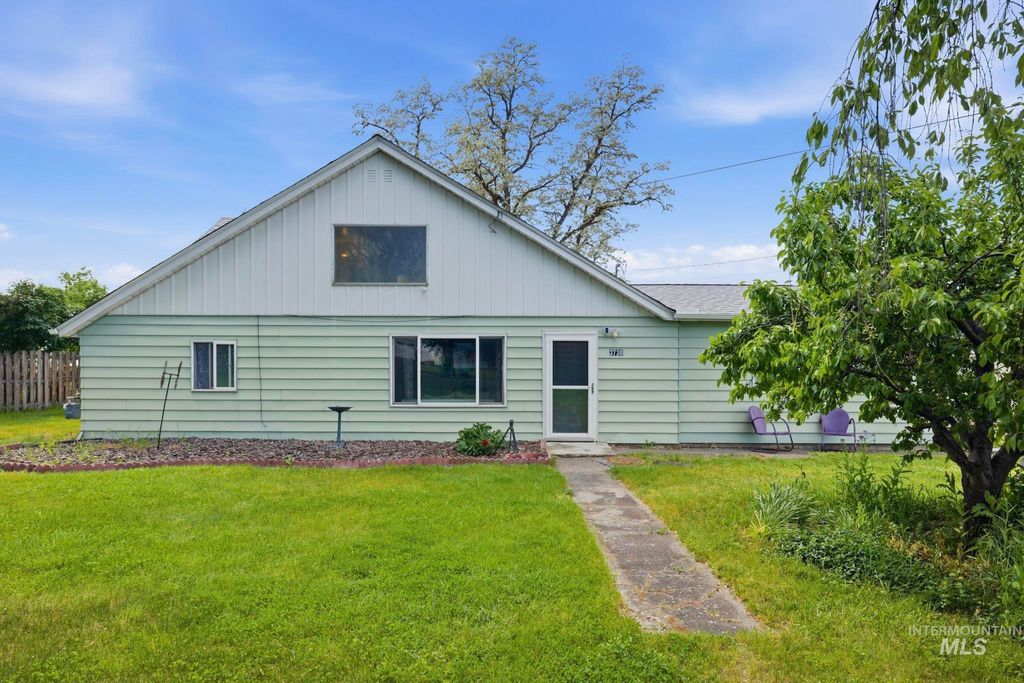 Photo of 3730 21st Street, Lewiston, ID 83501 (MLS # 98986725)