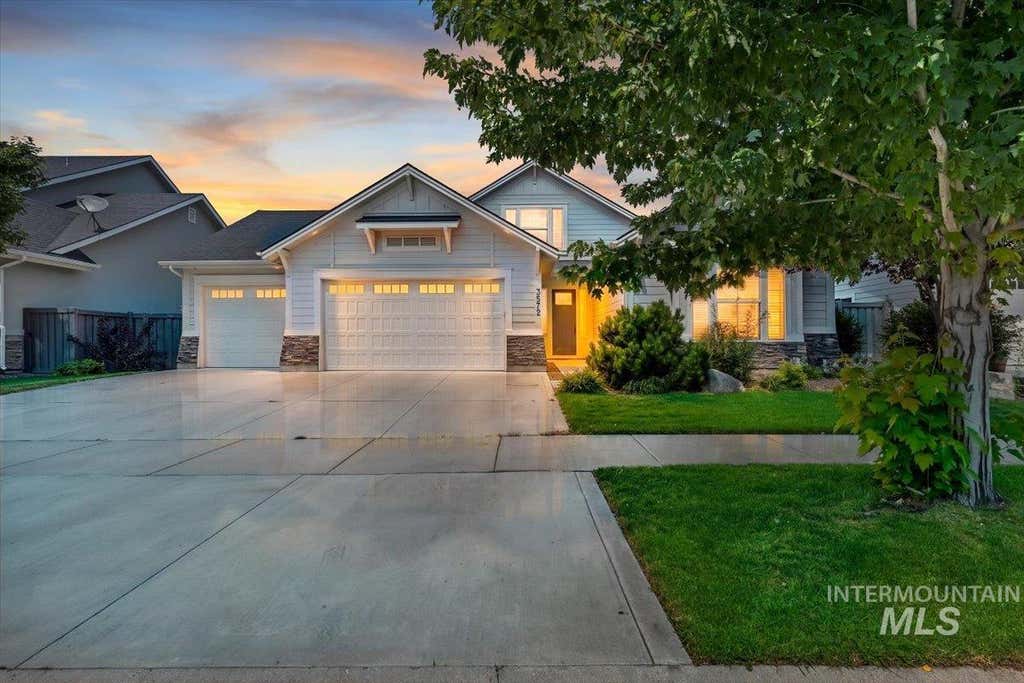 Photo of 3572 E Rockhampton St, Meridian, ID 83642 (MLS # 98995733)