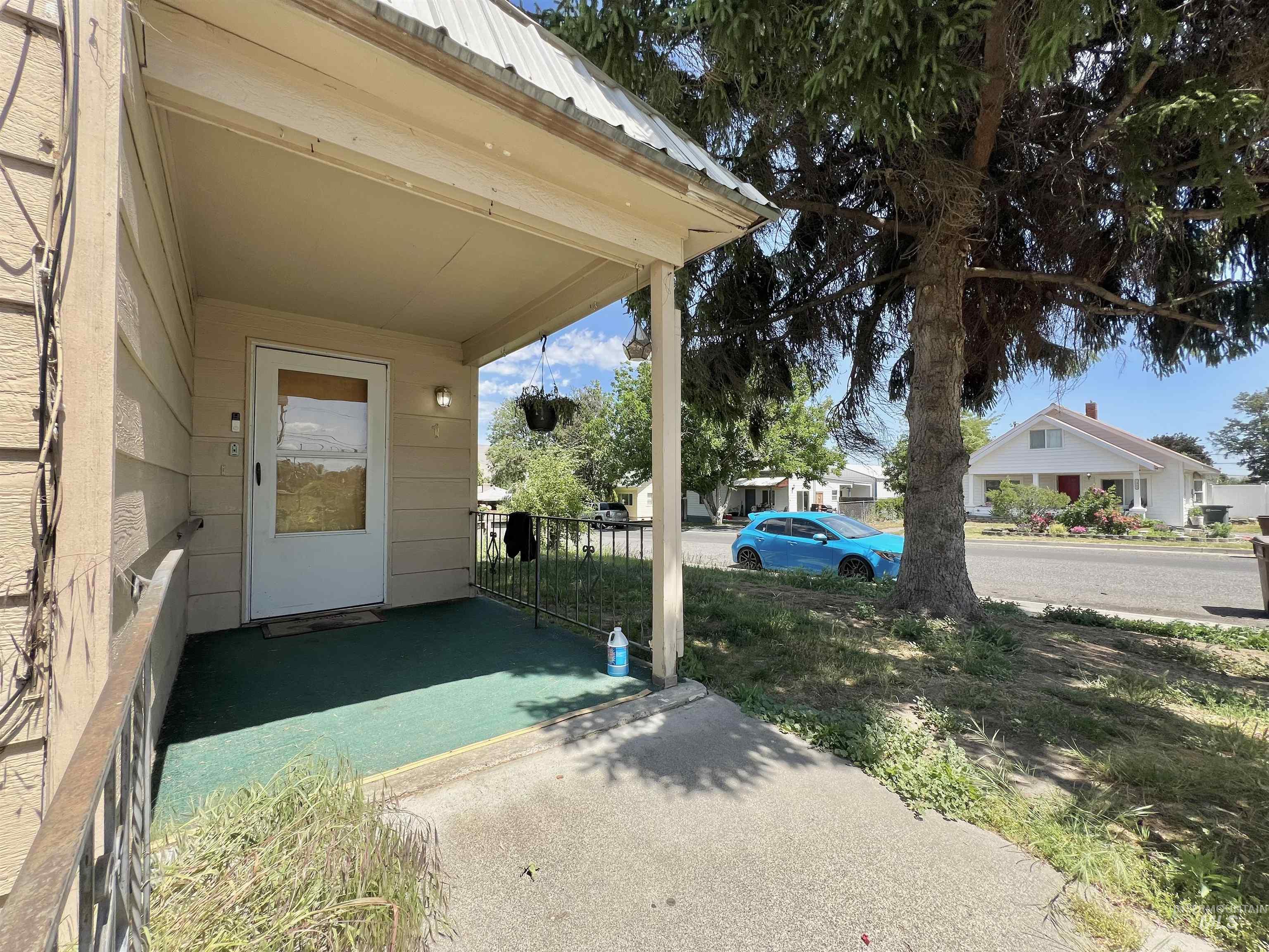 1334 Mccarroll St