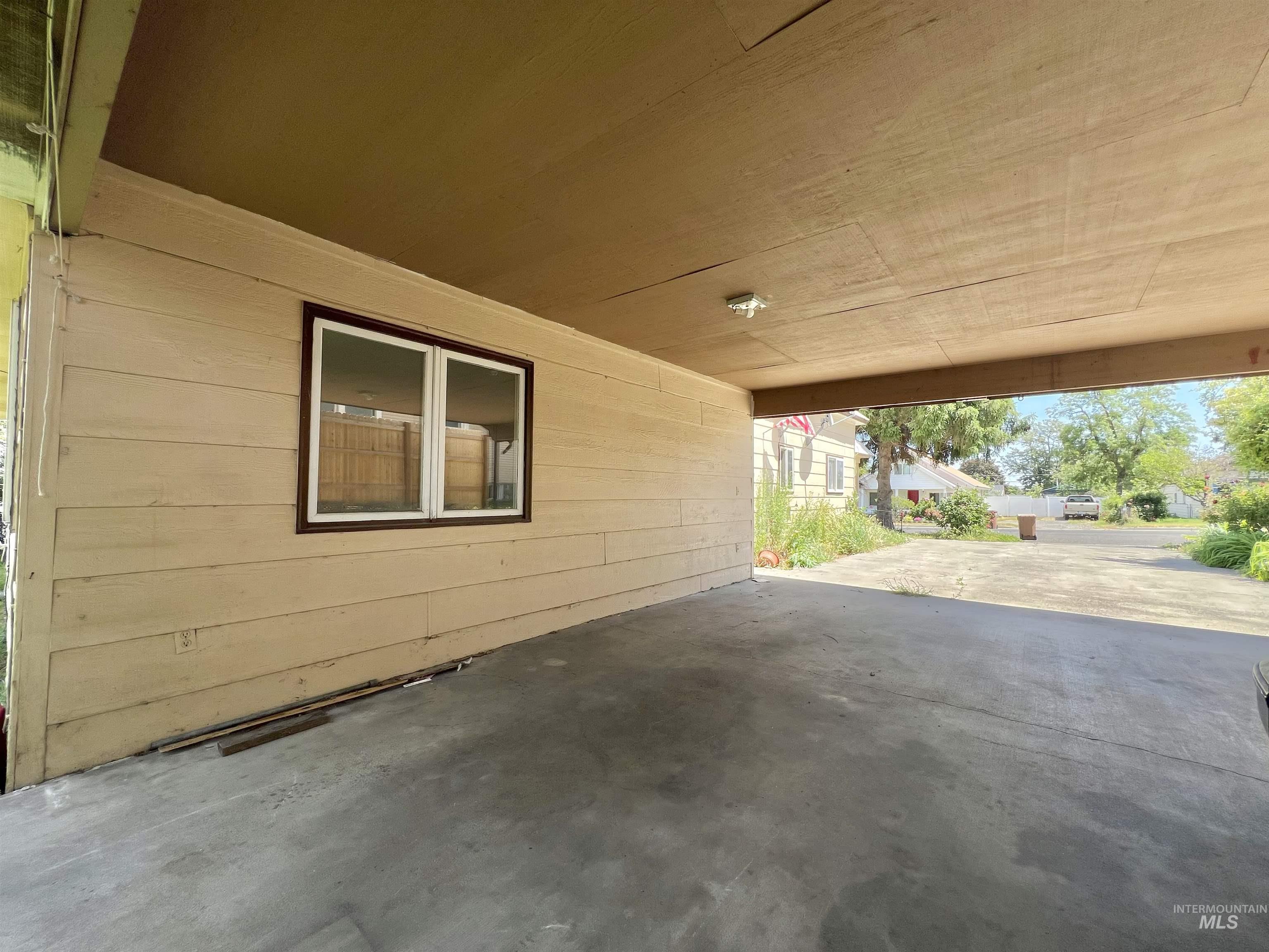 1334 Mccarroll St