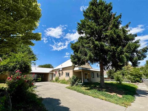 1334 Mccarroll St Clarkston WA 99403