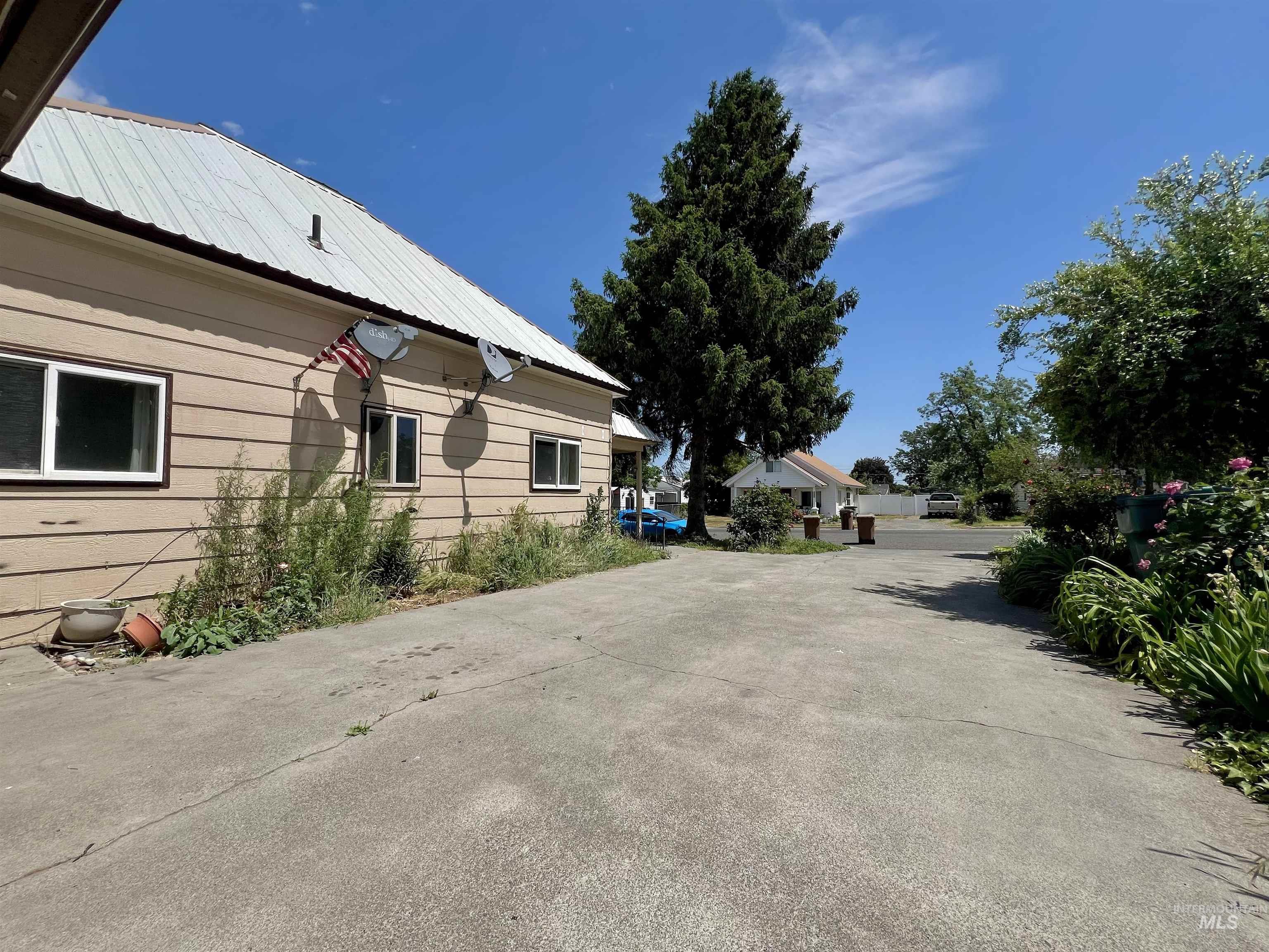 1334 Mccarroll St