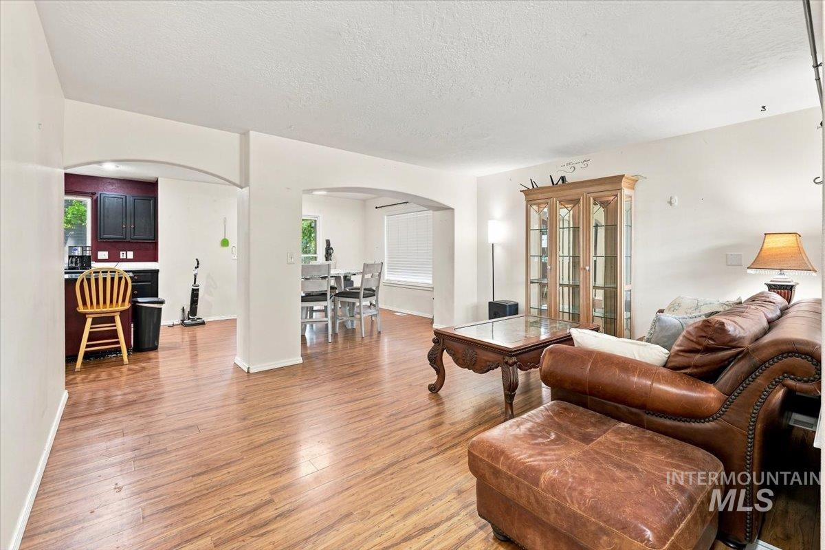 1327 W Balboa St