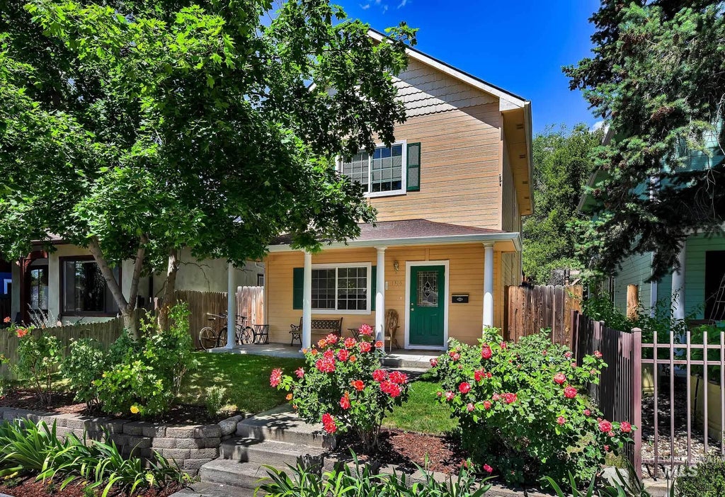 Photo of 1316 E Franklin St, Boise, ID 83712 (MLS # 98990456)