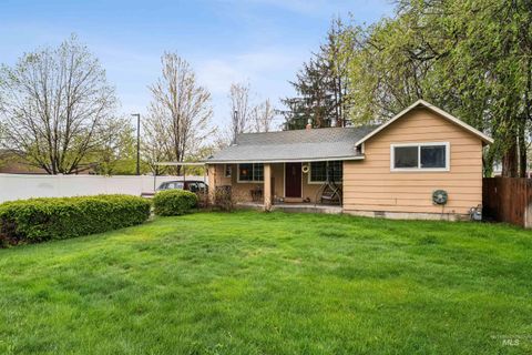 Photo of 625 E Pennsylvania St, Boise, ID 83706 (MLS # 98982179)