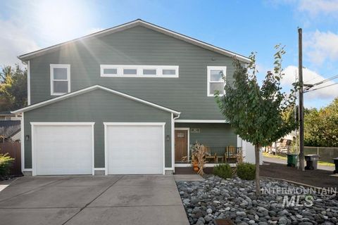 417 E E St Moscow ID 83843