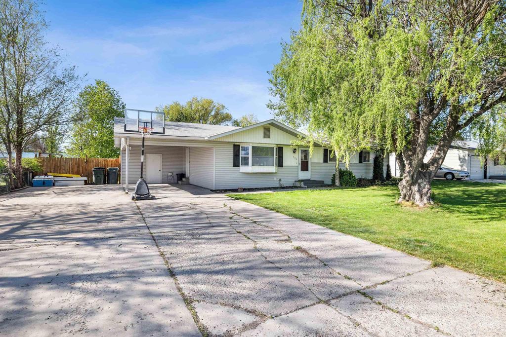 Photo of 538 E Clark St, Paul, ID 83347 (MLS # 98984982)
