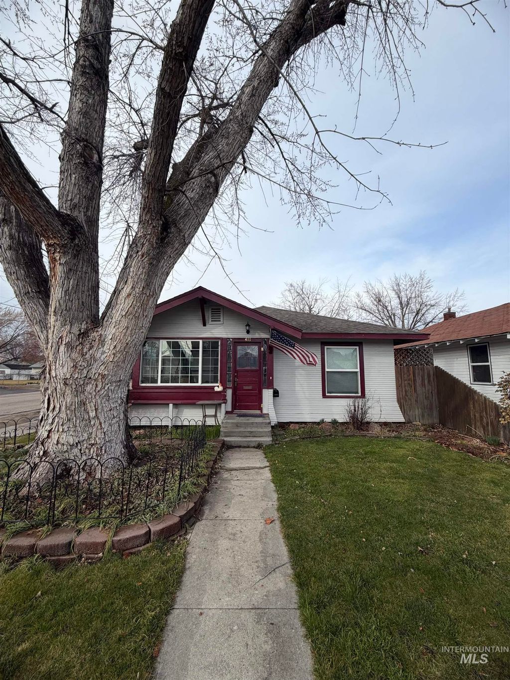 Photo of 411 S Wardwell Ave, Emmett, ID 83617 (MLS # 98975421)