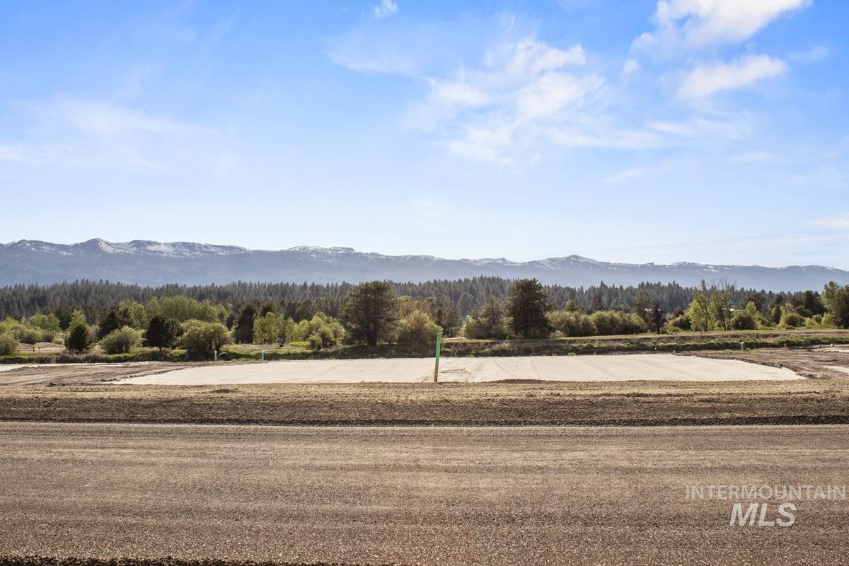 L15 B1 River Bank Drive