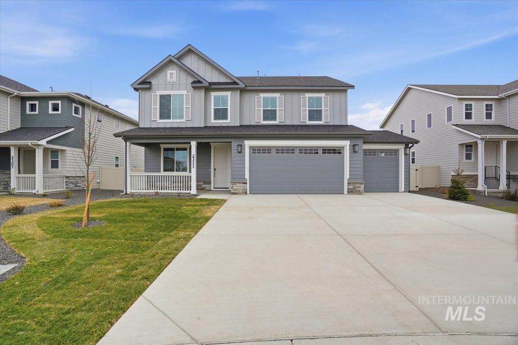 Photo of 2311 N Silver Wolf Pl, Star, ID 83669 (MLS # 98972421)