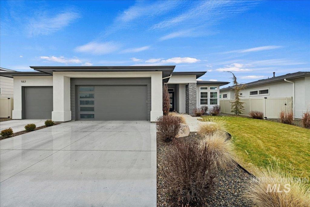 Photo of 557 W Carnelian Lane, Eagle, ID 83616 (MLS # 98976095)