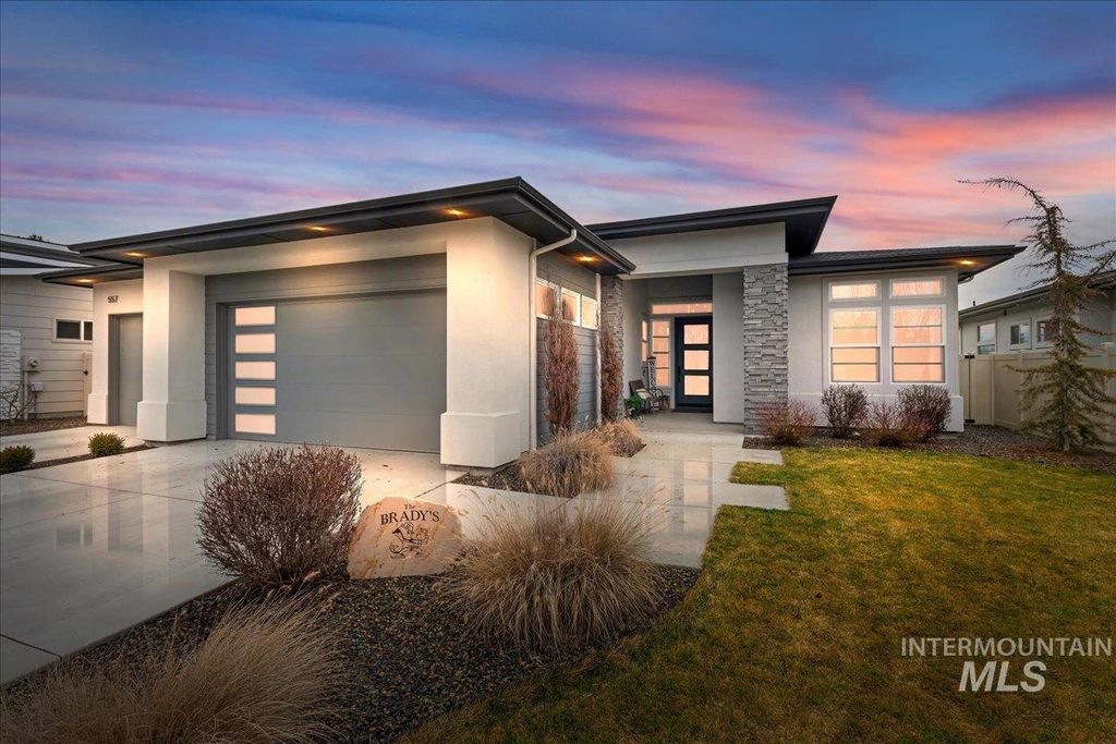 Photo of 557 W Carnelian Lane, Eagle, ID 83616 (MLS # 98976095)