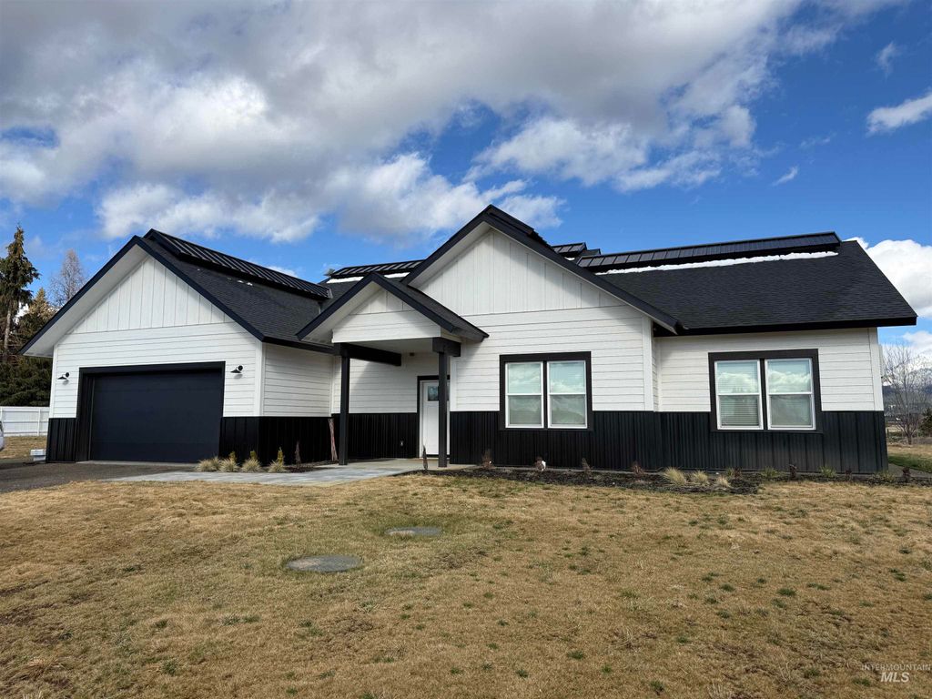 Photo of 14072 Mulberry Street, McCall, ID 83638 (MLS # 98981825)