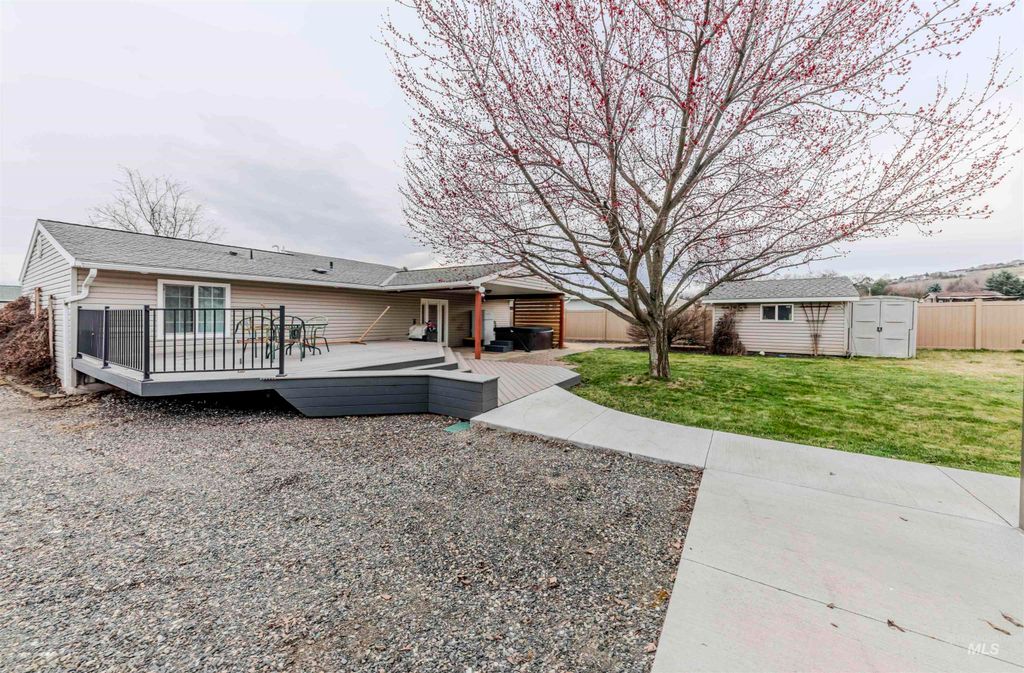 Photo of 2646 25th St, Clarkston, WA 99403 (MLS # 98977941)