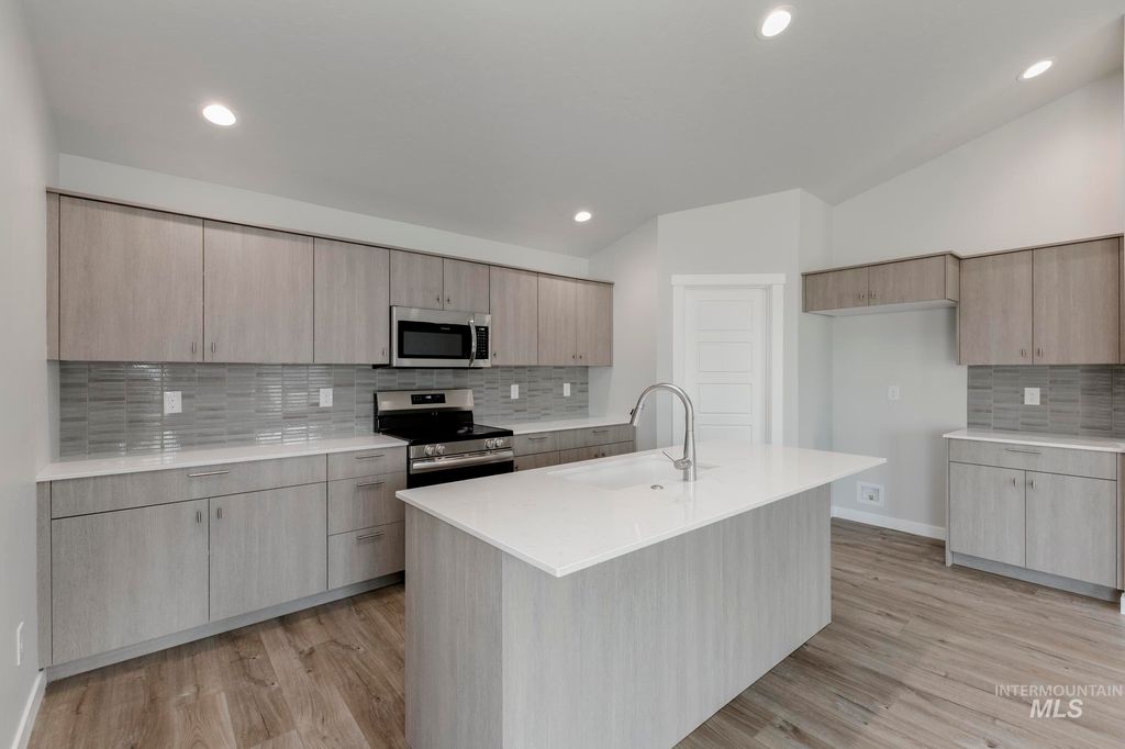 Photo of 6959 S Old Farm Ave, Meridian, ID 83642 (MLS # 98966420)