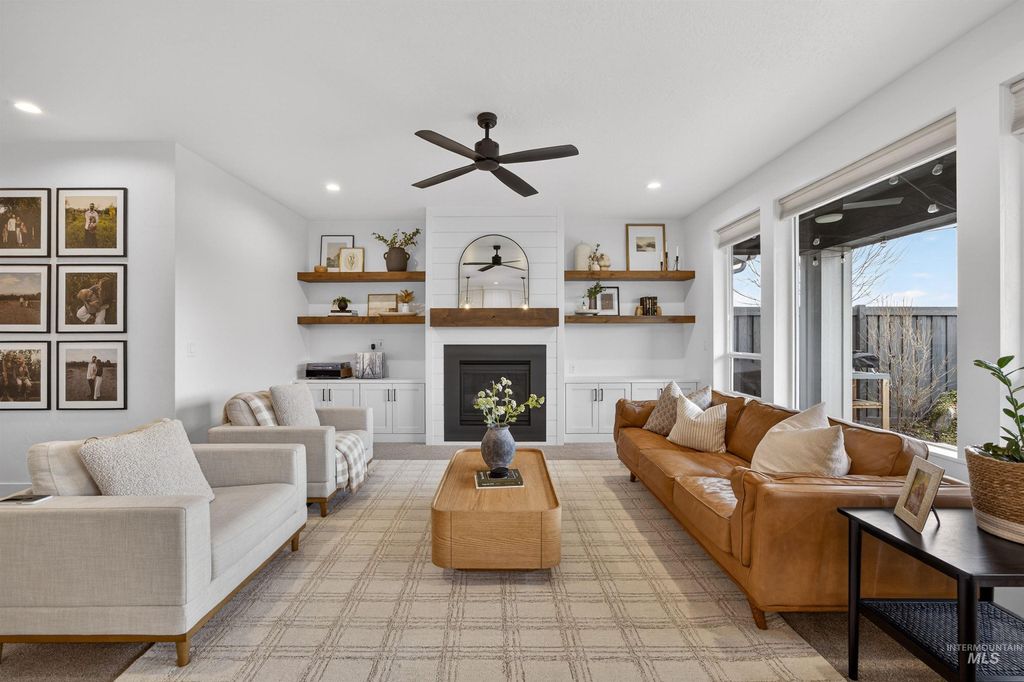 Photo of 3327 E Collingwood Dr, Meridian, ID 83642 (MLS # 98982651)