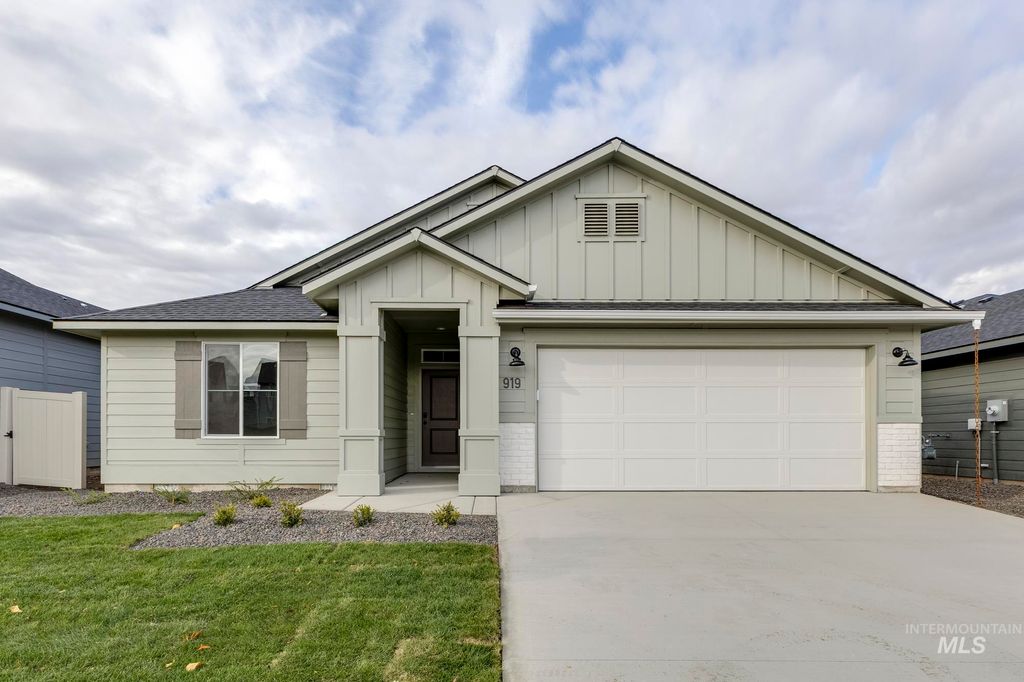 Photo of 3727 E Syracuse St, Nampa, ID 83686 (MLS # 98973333)