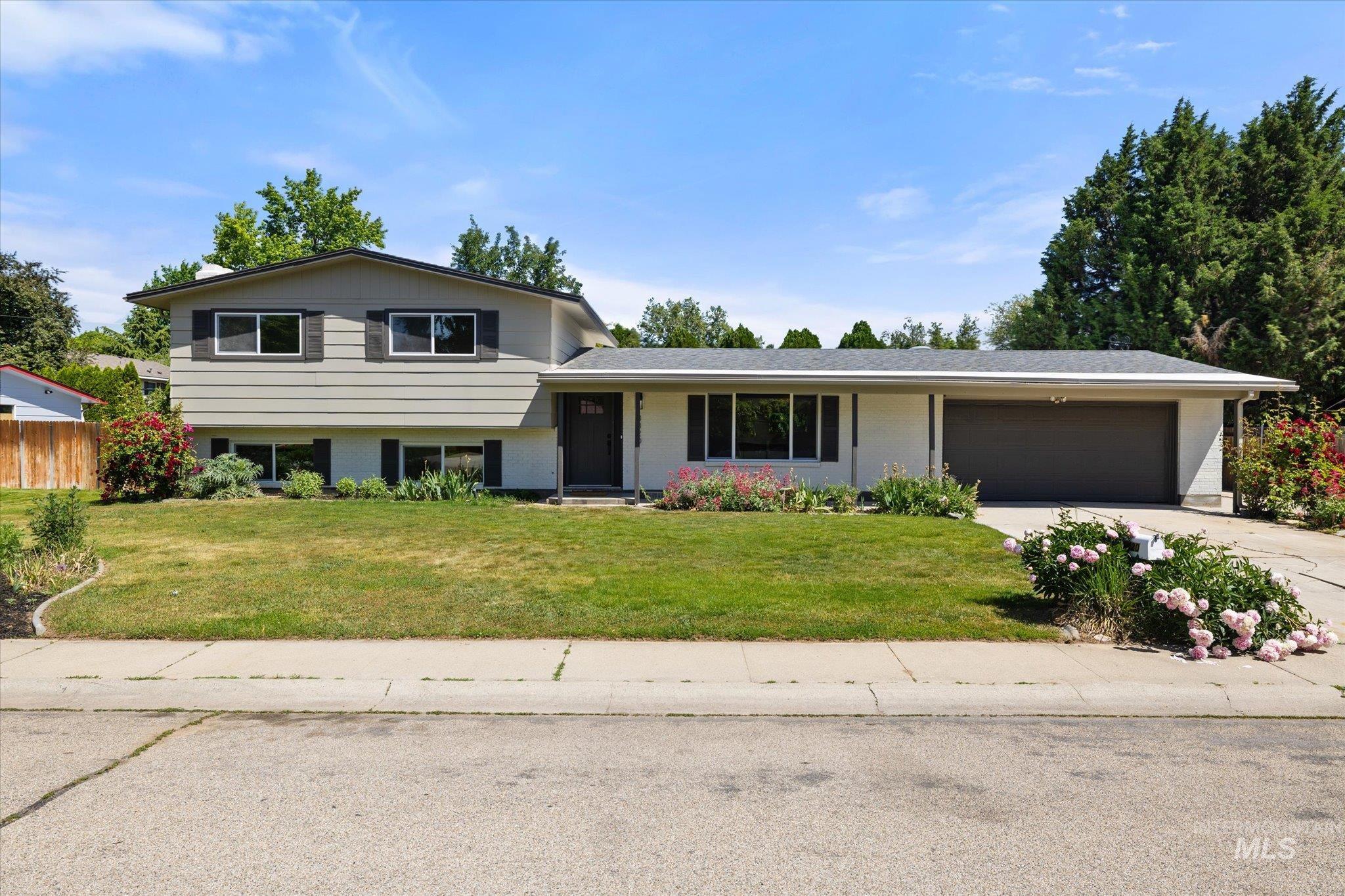 8320 W Wyndham Lane
