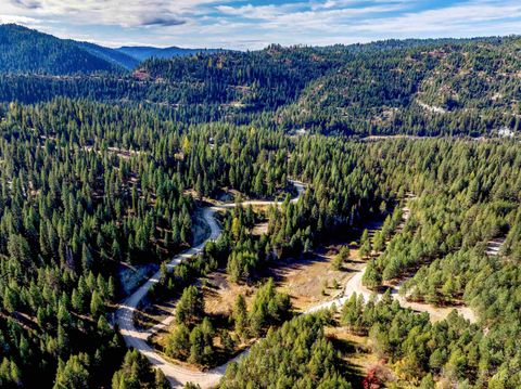 Photo of 201 Tripod View, Cascade, ID 83611 (MLS # 98964686)