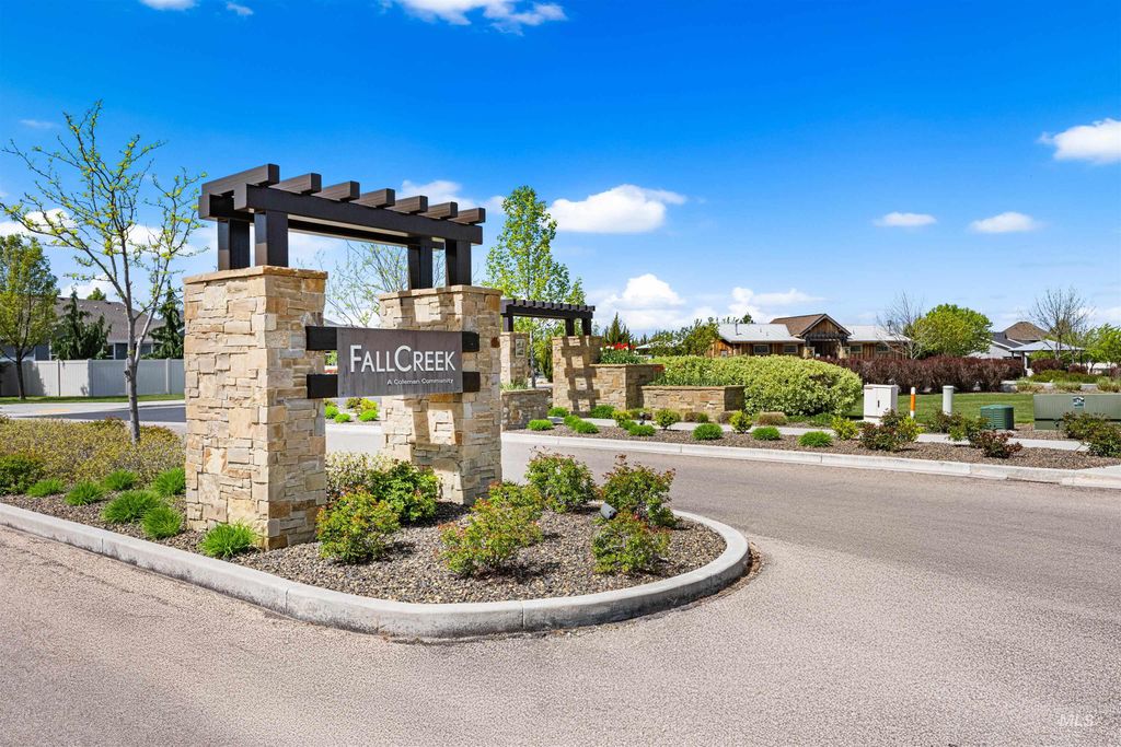 Photo of 1485 W Aspen Cove Dr, Meridian, ID 83642 (MLS # 98983231)