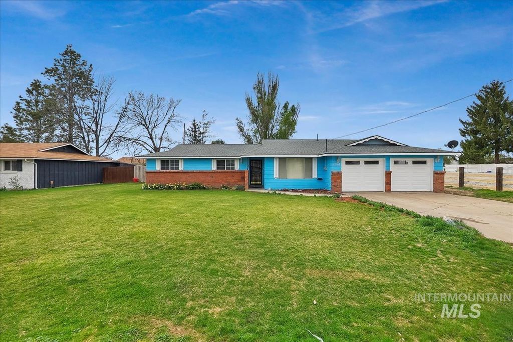 Photo of 1307 Smith Ave, Nampa, ID 83651 (MLS # 98980563)