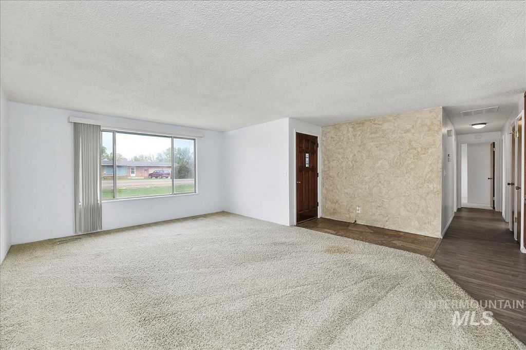 Photo of 1307 Smith Ave, Nampa, ID 83651 (MLS # 98980563)