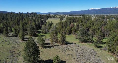 ±320 acres - Big Creek Meadows Ranch Cascade ID 83611
