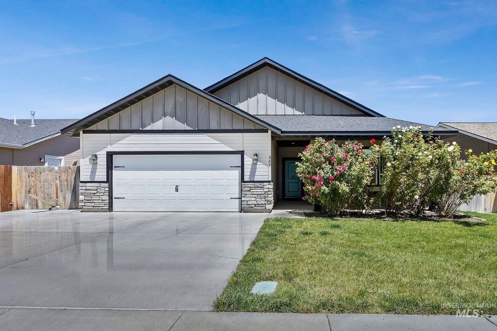 Photo of 387 Feather Ave, Twin Falls, ID 83301 (MLS # 98990458)