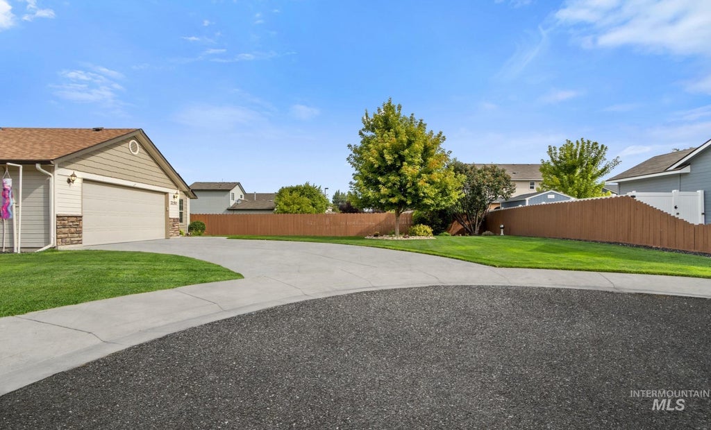 Photo of 2150 W Stonefly Pl, Nampa, ID 83651 (MLS # 98998017)