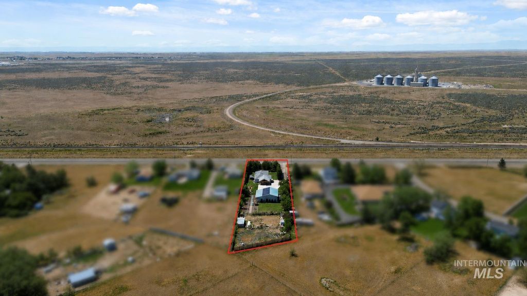 Photo of 2926 Sunset Strip, Mountain Home, ID 83647 (MLS # 98986600)