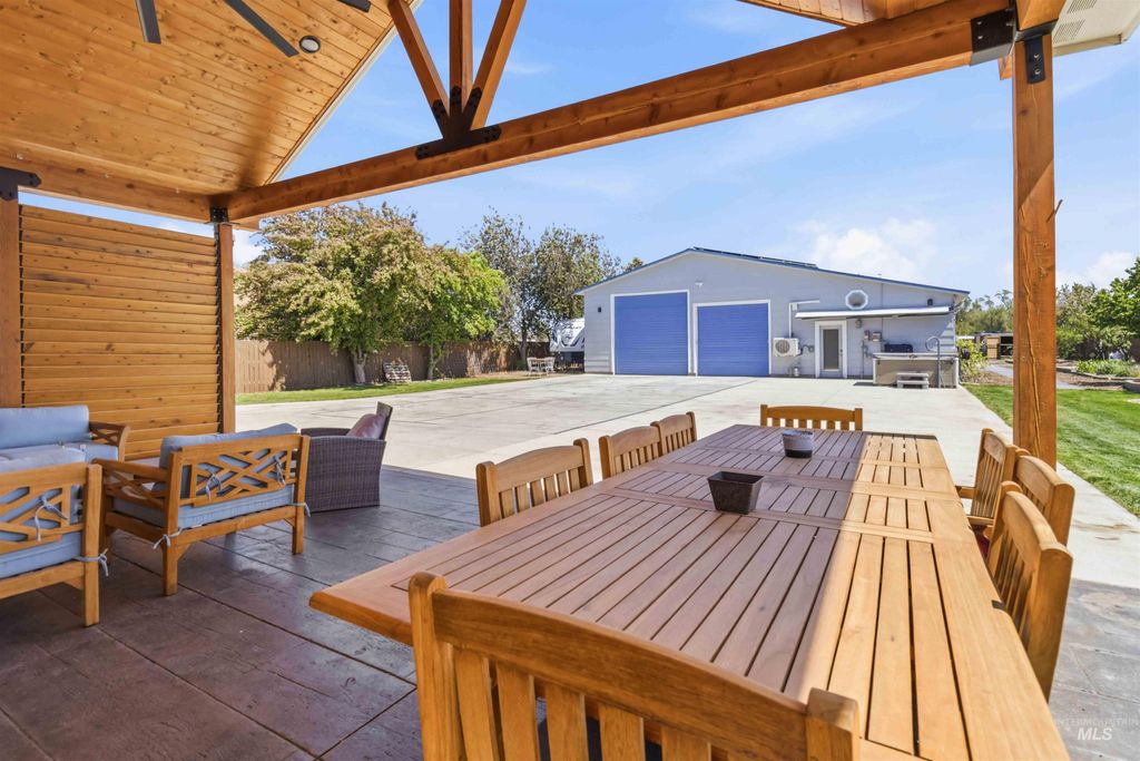 Photo of 2926 Sunset Strip, Mountain Home, ID 83647 (MLS # 98986600)