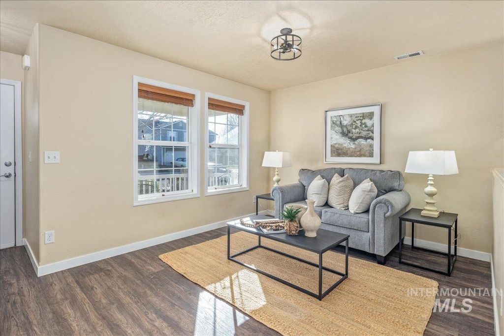 Photo of 208 E Kaibab Trail St, Meridian, ID 83646 (MLS # 98979392)