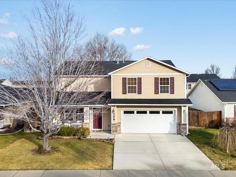 Photo of 208 E Kaibab Trail St, Meridian, ID 83646 (MLS # 98979392)