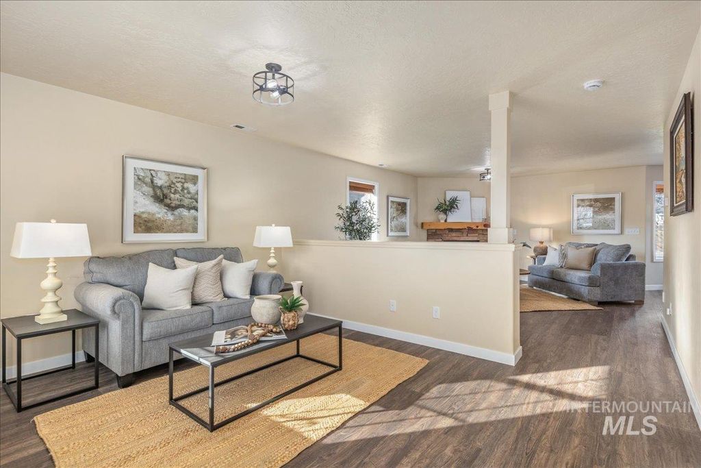 Photo of 208 E Kaibab Trail St, Meridian, ID 83646 (MLS # 98979392)