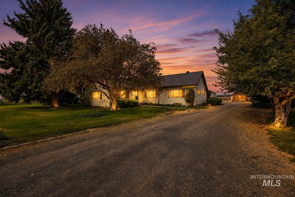 Photo of 3395 N 3400 E, Kimberly, ID 83341 (MLS # 98997248)