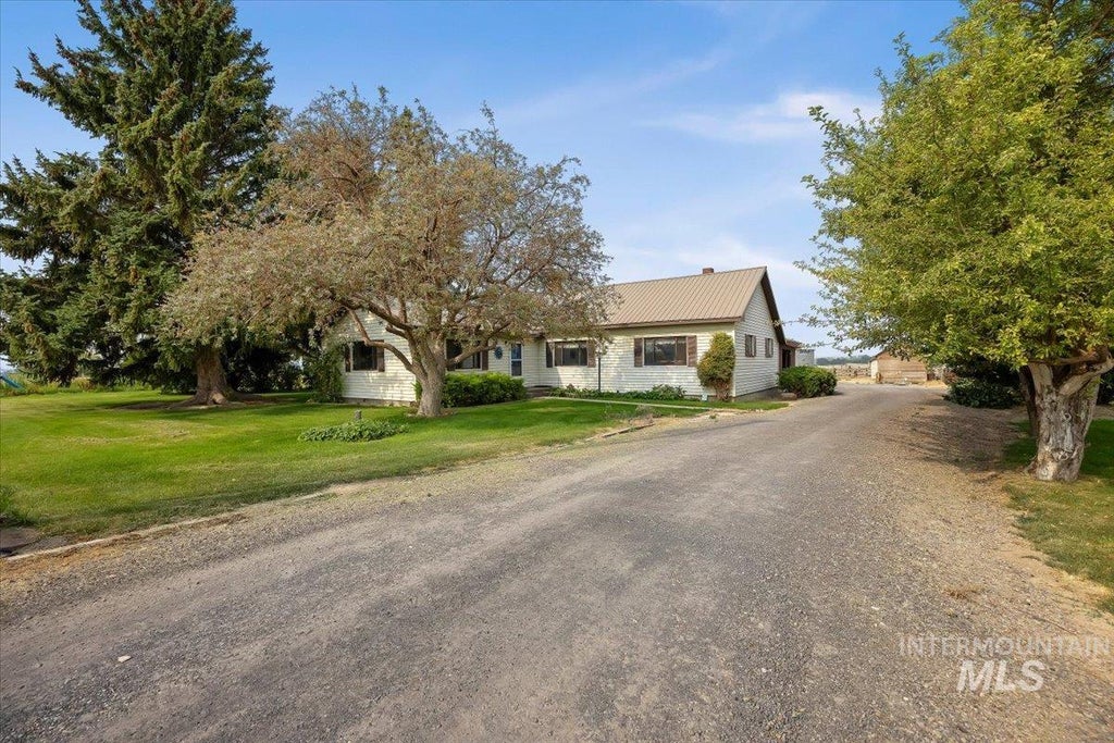 Photo of 3395 N 3400 E, Kimberly, ID 83341 (MLS # 98997248)