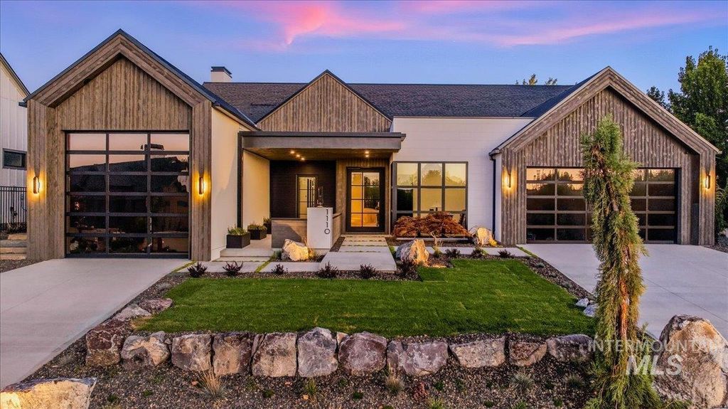 Photo of 1110 N Arrano Farms Ln, Eagle, ID 83616 (MLS # 98984033)