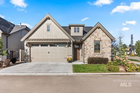 Photo of 147 N Grove Oak Ln, Eagle, ID 83616 (MLS # 98961987)