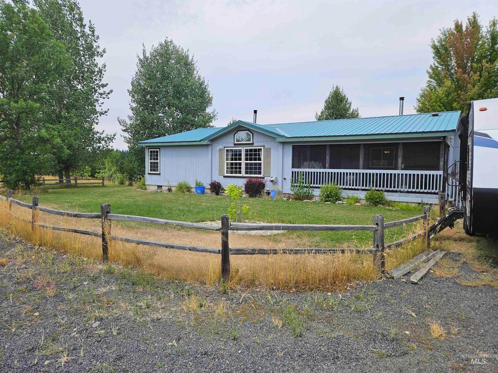 Photo of 232 Lackey Road, Weippe, ID 83553 (MLS # 98957024)