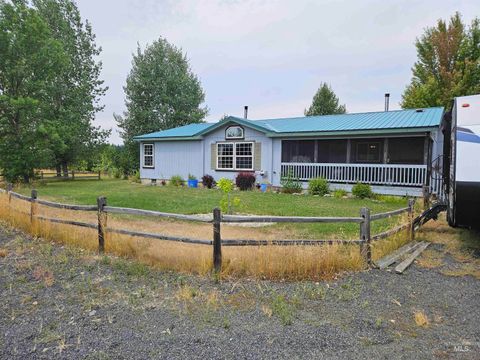 Photo of 232 Lackey Road, Weippe, ID 83553 (MLS # 98957024)