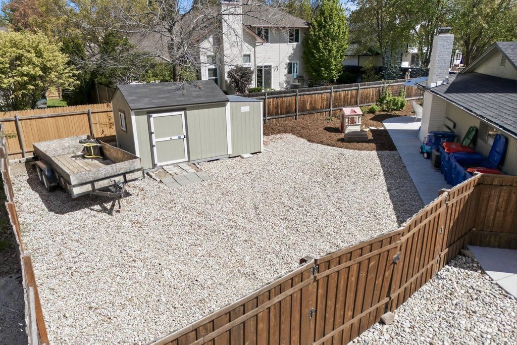 Photo of 1380 W Cerramar Ct, Eagle, ID 83616 (MLS # 98984130)
