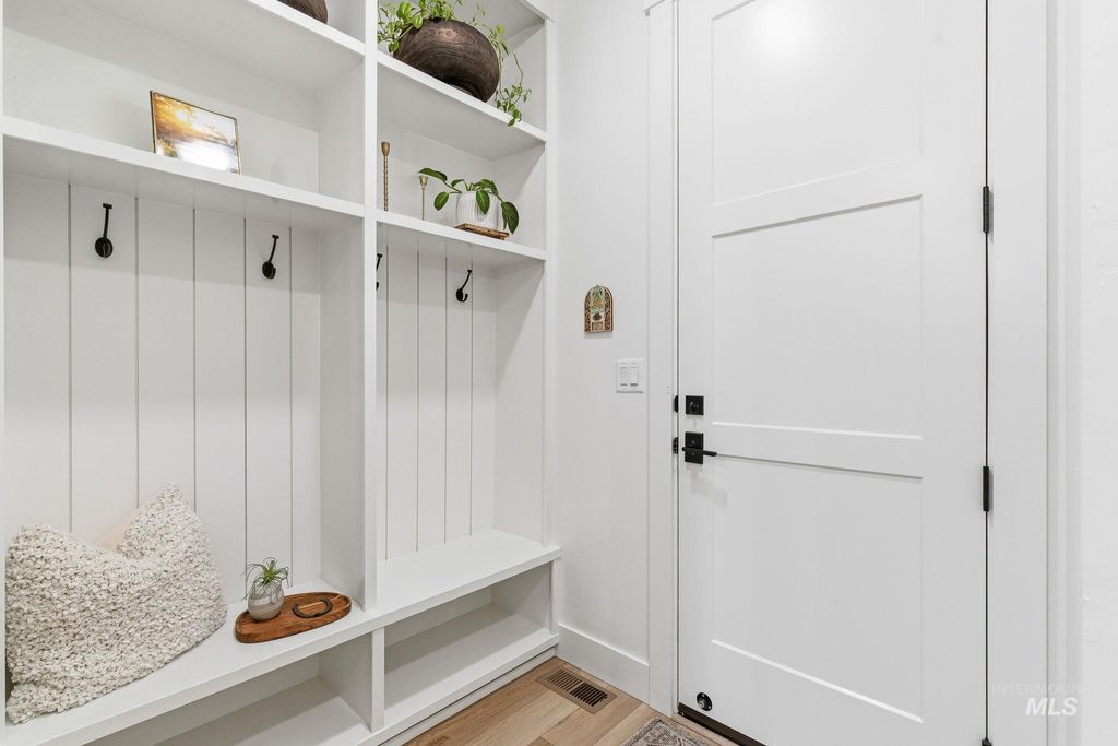 Photo of 2563 S New Haven Ln, Boise, ID 83716 (MLS # 98974001)